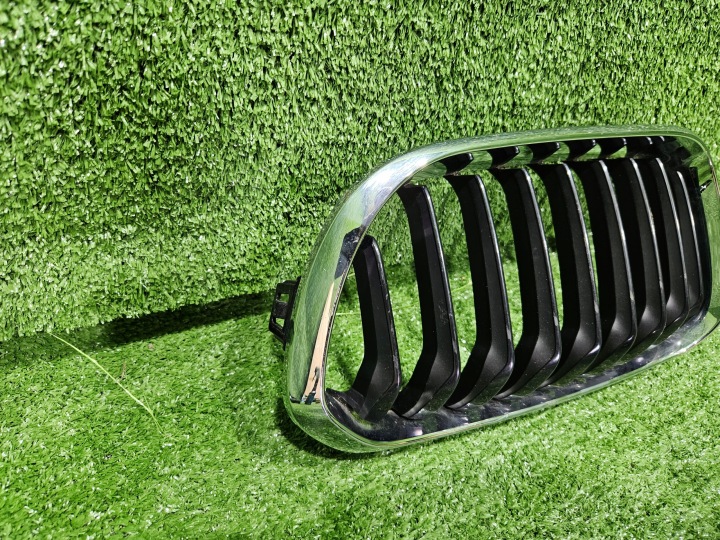 RÉSERVOIR GRILLE GRILLE LEWA/PRAWA BMW 1 F20 F21 LIFT 7371747 7371748 ENSEMBLE
