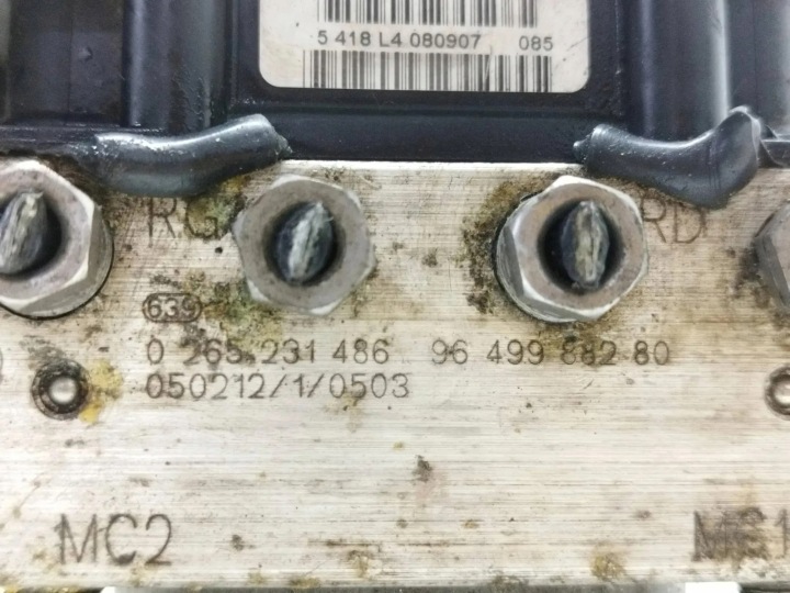 POMPE ABS CITROËN C4 I (LC_) 9649988280 1.6L DIESEL 2006