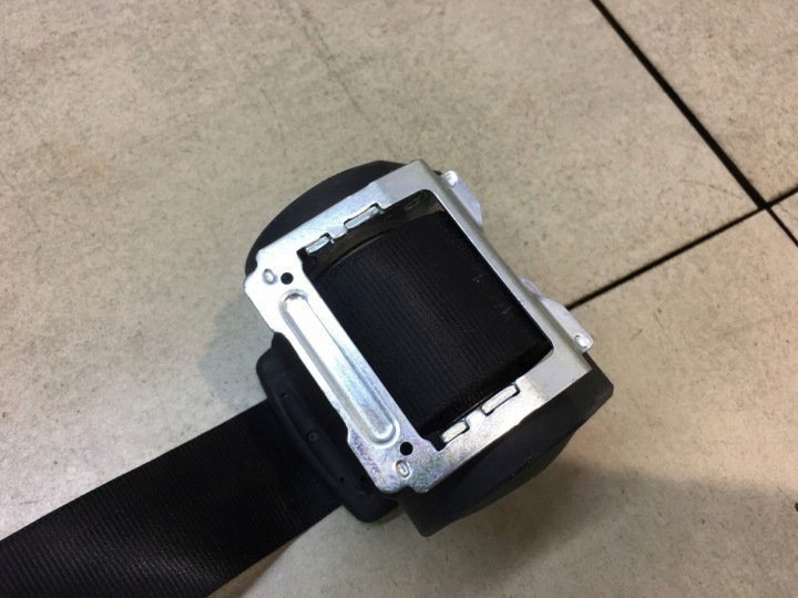 CEINTURE DE SÉCURITÉ GAUCHE ARRIÈRE GOLF V 1K6857805D