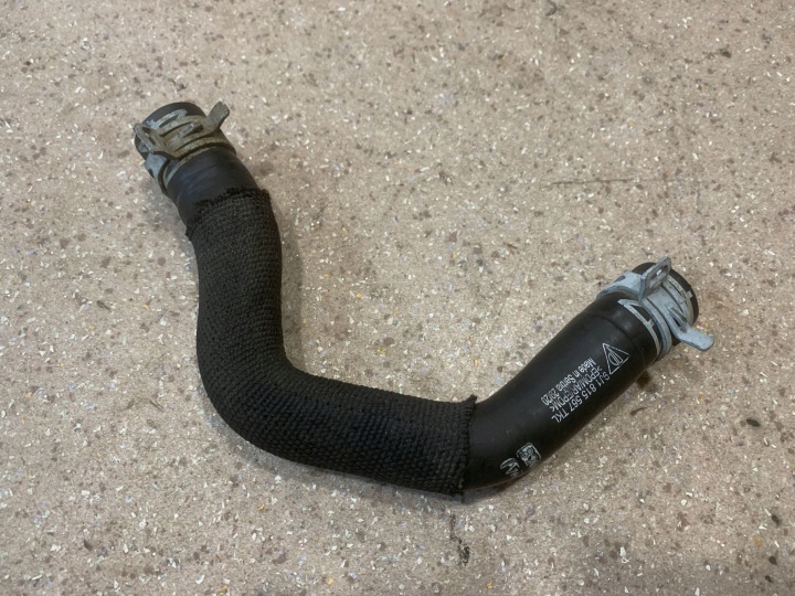 FIL AQUATIQUE TURBOCOMPRESSEURS PORSCHE TAYCAN 9J1 9J1815567