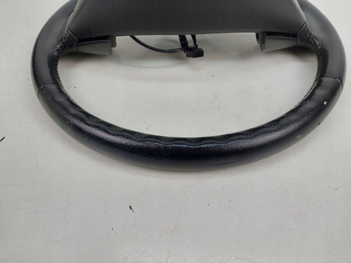 VOLANT CUIR MULTIFONCTIONNELLE GS120-01450 TOYOTA COROLLA VERSO II