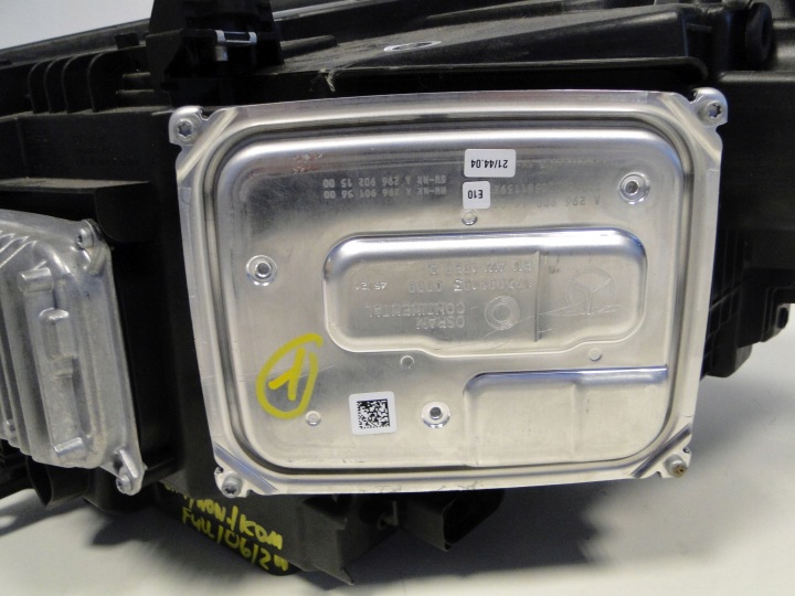 MERCEDES GLC 254 PHARE AVANT DROITE DIGITAL LIGHT COMPLÈTE A2549068401