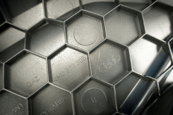 PROTECTION TUNNELS CENTRAL AUDI Q7 4M 4M0863306 6PS