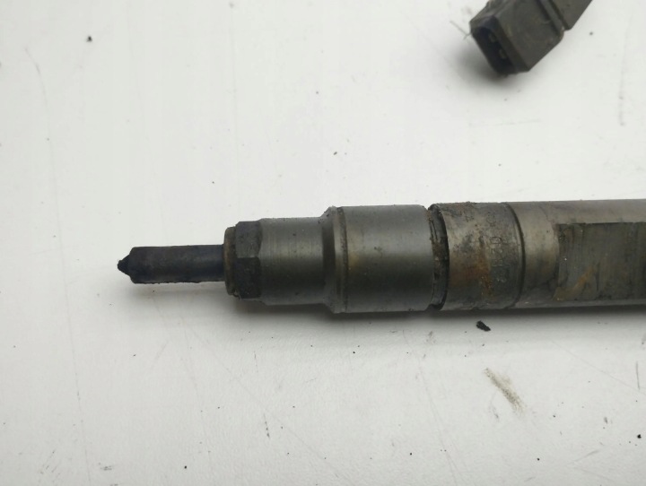 AUDI A4 S4 B5 8D 1997 INJECTEUR CARBURANTS
