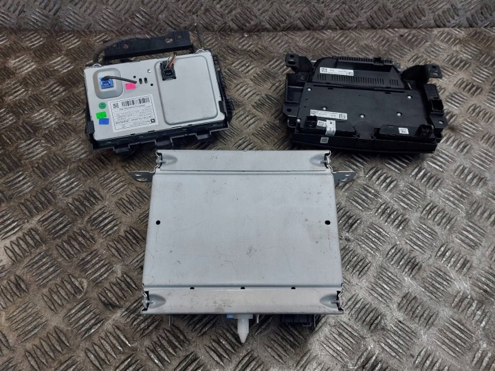 RADIO LECTEUR MONITEUR ASTRA J 20935346 22739814 13346053 13343709