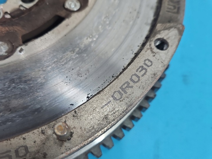 BI-MASSE VOLANT BIMASSE TOYOTA VERSO 09- 2,0 D4D 13450-0R030