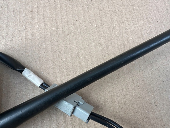 MAZDA 3 BL 09-13 ANTENNE TOITS COULEUR GRISE PUCE
