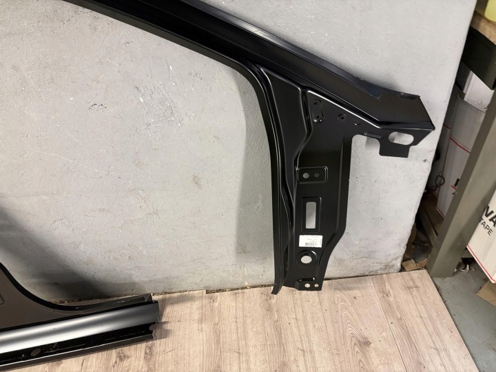 SEAT IBIZA V POTEAU A B SEUIL BRODERIE GAUCHE 6F0809839