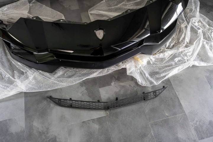 ORIGINAL COMPLET PARE-CHOCS AVANT OEM VERS LAMBORGHINI AVENTADOR