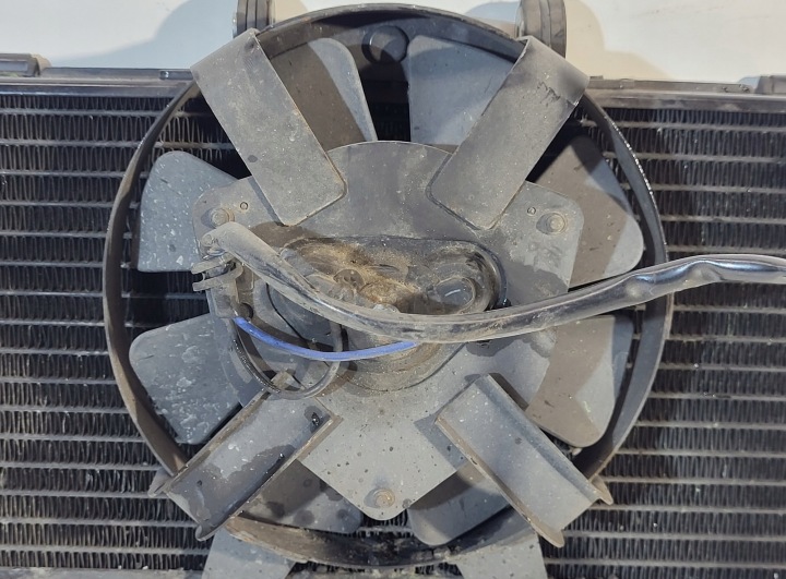 RADIATEUR EAU VENTILATEUR CAPUCHONS 5RT124610000 YAMAHA FAZER FZS 600 98-04R