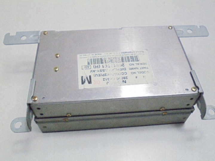 NISSAN PRIMERA P12 MONITEUR RADIO PANNEAU 28090V612 M CC5W-3002P