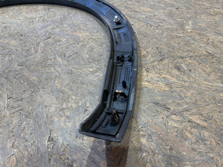 VOLVO V60 V-60 CC CROSS COUNTRY 15-18 MOULURE REVÊTEMENT SUR AILE GAUCHE ARRIÈRE