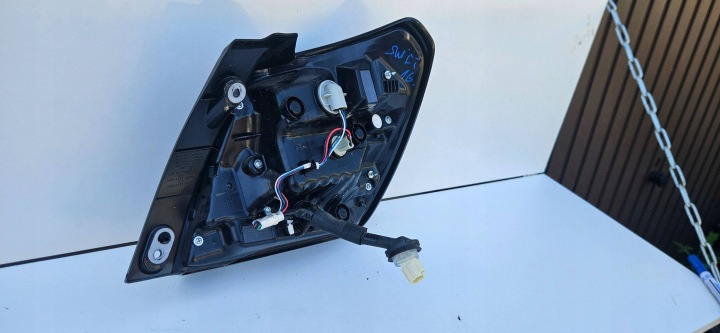 SUZUKI SWIFT 24- LED PHARE ARRIÈRE ARRIÈRE GAUCHE CÔTÉ