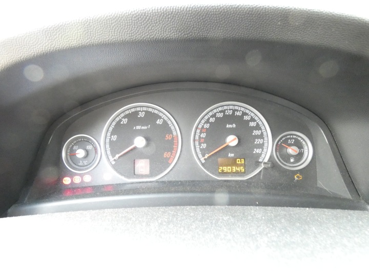 MOTEUR POTEAU OPEL ZAFIRA B ASTRA H VECTRA C 1.9 CDTI Z19DT 120KM POMPE