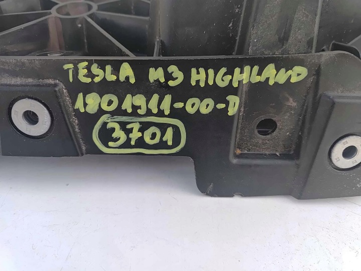 TESLA MODÈLE 3 HIGHLAND 23- PANNEAU AVANT RENFORCEMENT AVANT 3701