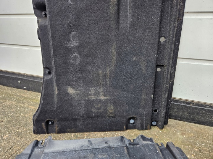 PROTECTION CHÂSSIS GAUCHE CAPUCHONS SOUS AUTO ENSEMBLE AUDI A4 B9 8W