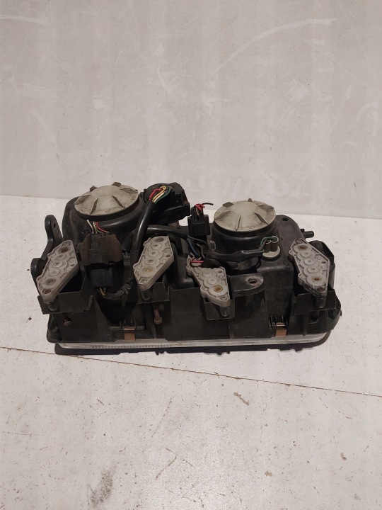 GAUCHE PHARE AVANT AVANT PROJECTEUR GAUCHE MITSUBISHI GAUCHE 300