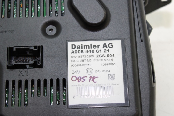 MERCEDES ACTROS MP4 COMPTEUR TABLEAU DE BORD FIXATION A0084466121