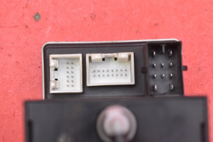 POMPE CENTRAL SERRURE 8D0862257 AUDI A4 B5 BERLINE 94-99