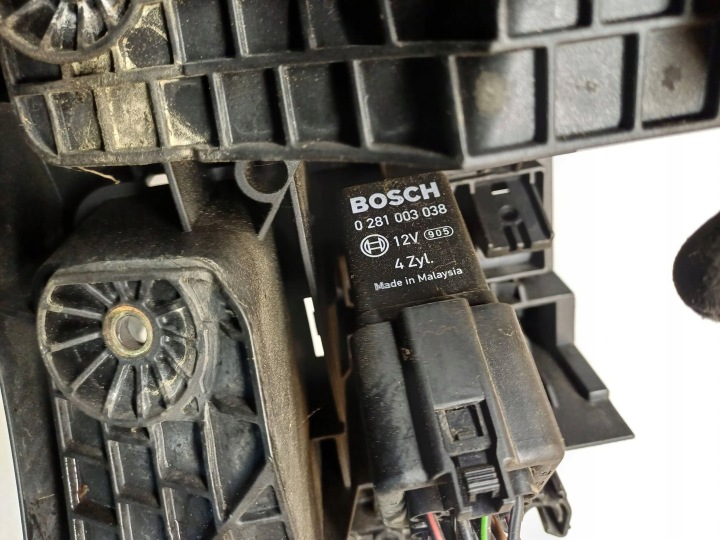SUPPORT BOÎTES FUSIBLES TOURAN I 1.9 TDI
