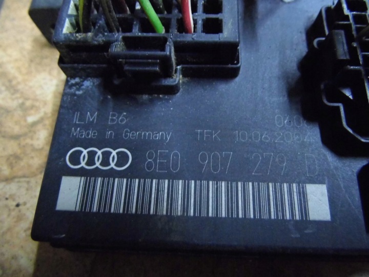 AUDI A4 B6 1.9TDI MODULE CONTRÔLEUR FEUX 8E0907279D