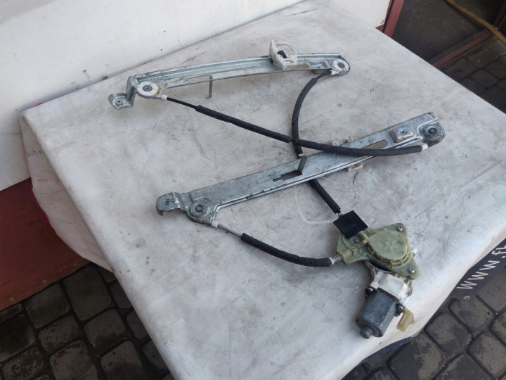 ÉLÉVATEUR VITRES AVANT AVANT DROIT JEEP PATRIOT 2006-2016 0130822277