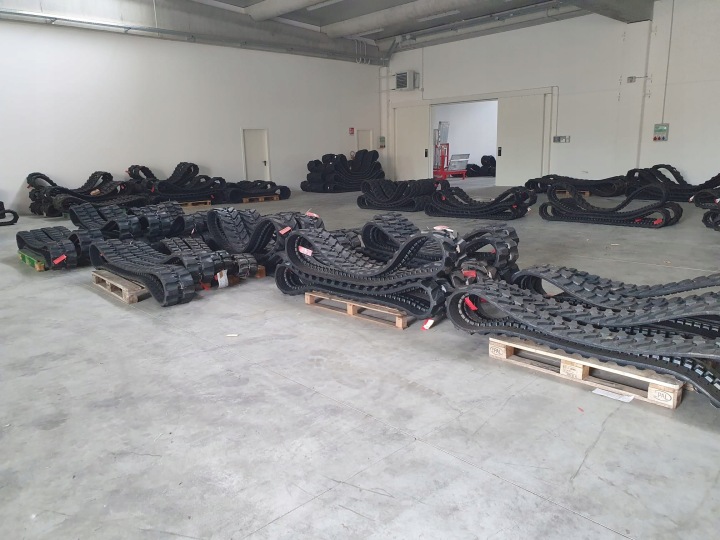 GASIENICA CAOUTCHOUC 230X72X47 WLOSKA QUALITÉ