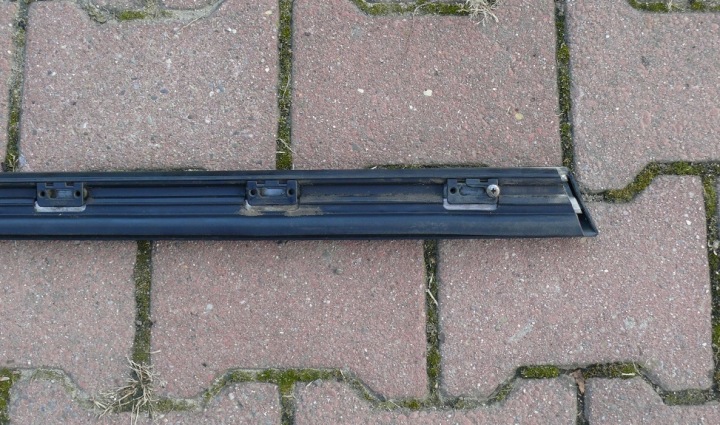 MOULURE INFÉRIEURE PORTES DROIT AVANT AUDI A8 D2 94-02R. 4D0854940A
