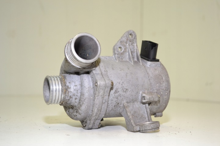ORIGINALE POMPE À EAU BMW E81 E82 E87 E88 E90 E91 E92 E93 7586928