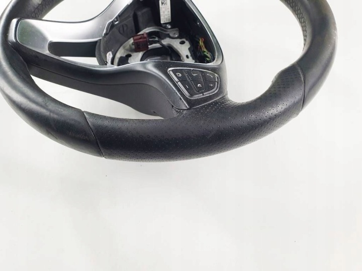 MERCEDES C CLASSE W205 15R VOLANT A0004602003