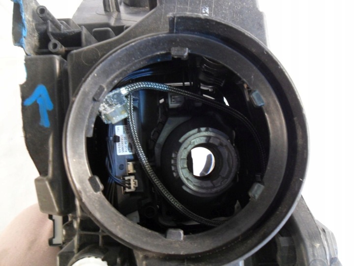 SKODA SUPERB III PHARE DROITE AVANT PROJECTEUR DROIT AVANT