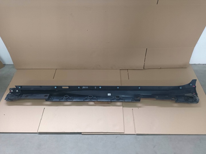 REVÊTEMENT SEUIL DROITE TOYOTA PRIUS VI (XW60) SEUIL DROIT 2023