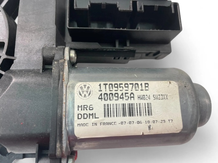 PETIT MOTEUR VITRES AVANT DROITS PORTES VW TOURAN (1T1, 1T2) 1T0959701B