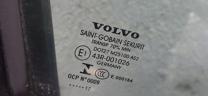 PORTES DROIT AVANT VOLVO V60 I LAK.71700