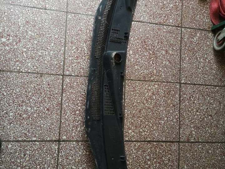 DOUBLURE DE PASSAGE DE ROUE 05303815AL DODGE CALIBER