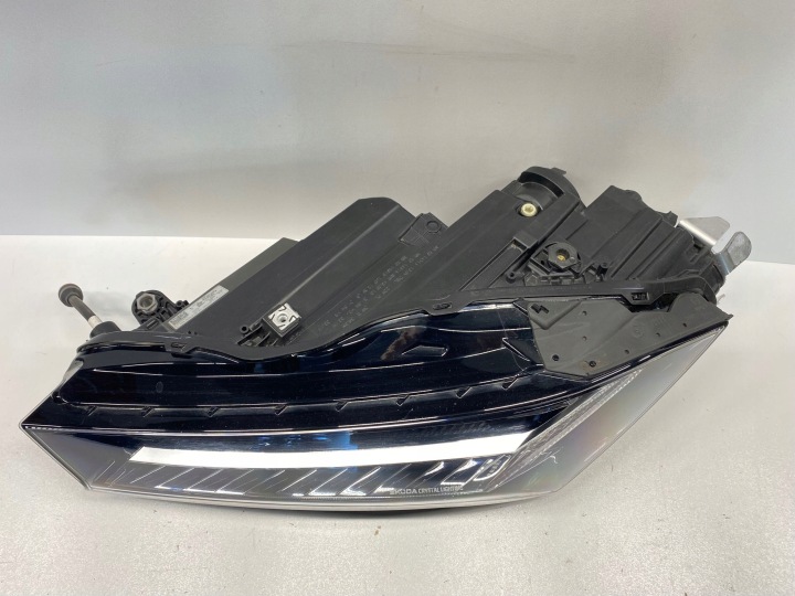 PHARE COMPLET LED AVANT AVANT GAUCHE SKODA SUPERB 4 IV B9 3P1941015B 2023-