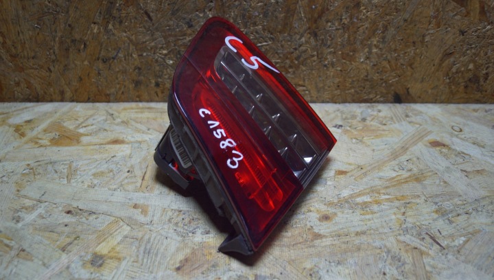 CITROEN C5 III X7 LIFT BERLINE PHARE GAUCHE ARRIÈRE DANS COUVERCLE DE COFFRE 9675067780 (C1583)