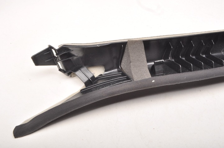 MASERATI GHIBLI III PROTECTION MONTANTS DROITE 670010333 06700712230