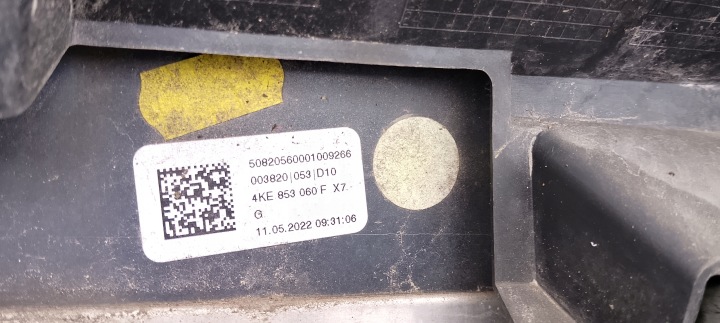 MOULURE DROITE SUR PORTES AVANT AUDI E-TRON 4KE853060F EN BON ÉTAT ORIGINAL