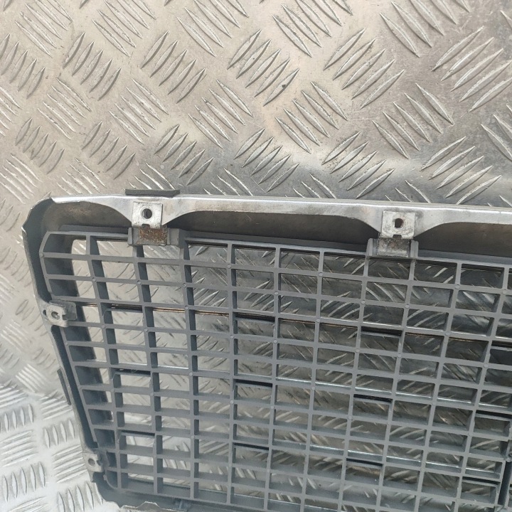 MERCEDES-BENZ E W124 1995 CALANDRE RADIATEUR GRILLE