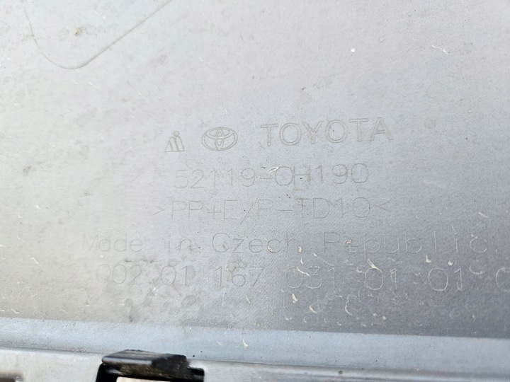 PARE-CHOCS AVANT AVANT TOYOTA AYGO X 2021- 52119-0H190 ENTIER EN BON ÉTAT ORIGINE