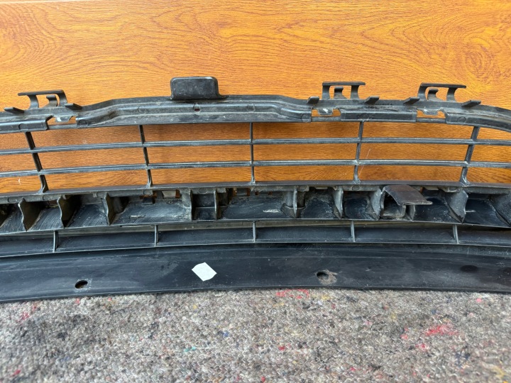 BMW 1 F20 F21 LIFT LCI CALANDRE GRILLE CENTRALE PARE-CHOCS AVANT 7371737