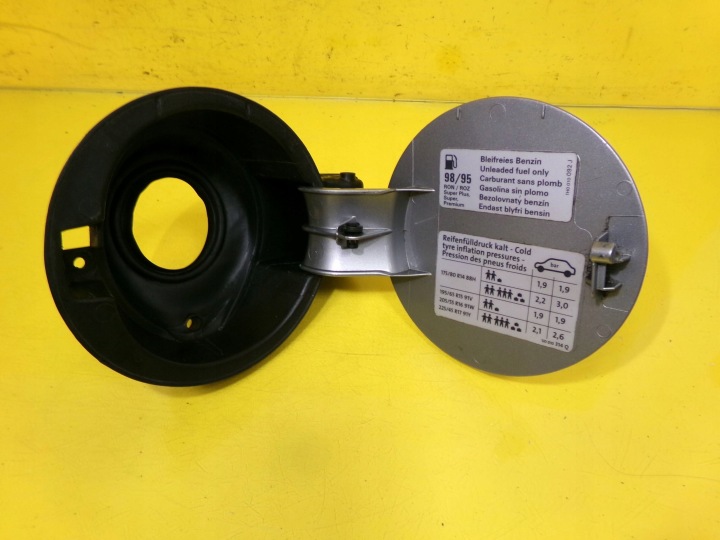 CLAPET GOULOTTE DE REMPLISSAGE CARBURANTS CODE LAK: LD7U VOLKSWAGEN GOLF IV 1J6809857 NR24
