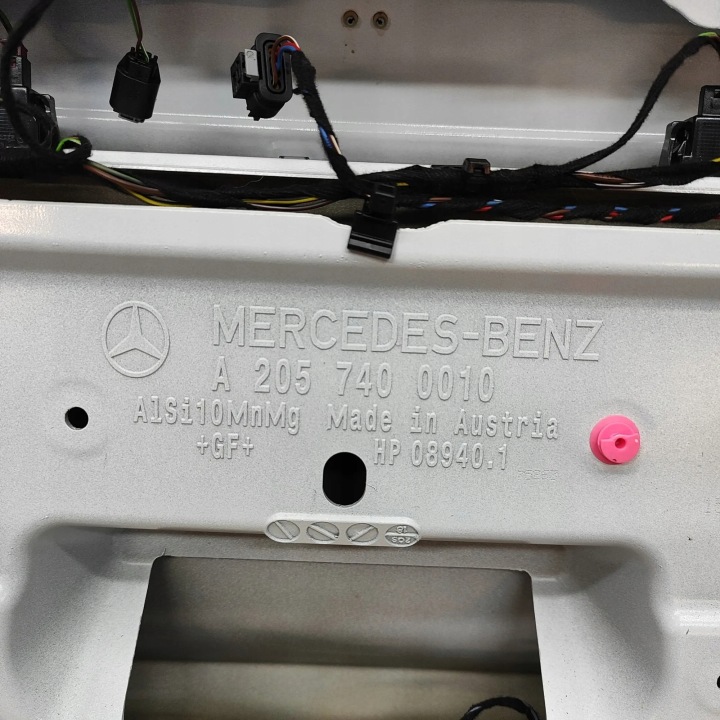 MERCEDES-BENZ C T-MODEL S205 COUVERCLES DE COFFRE COUVERCLES DE COFFRE 2015 A2057400010