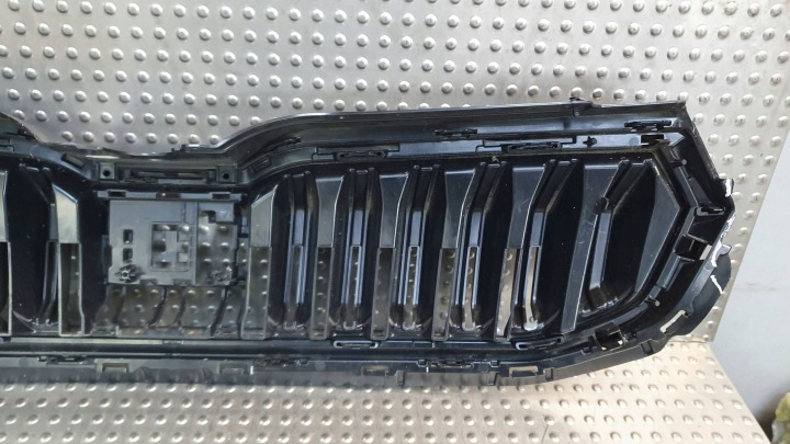GRILLE CALANDRE SKODA KAMIQ LIFT 23- 658853653C