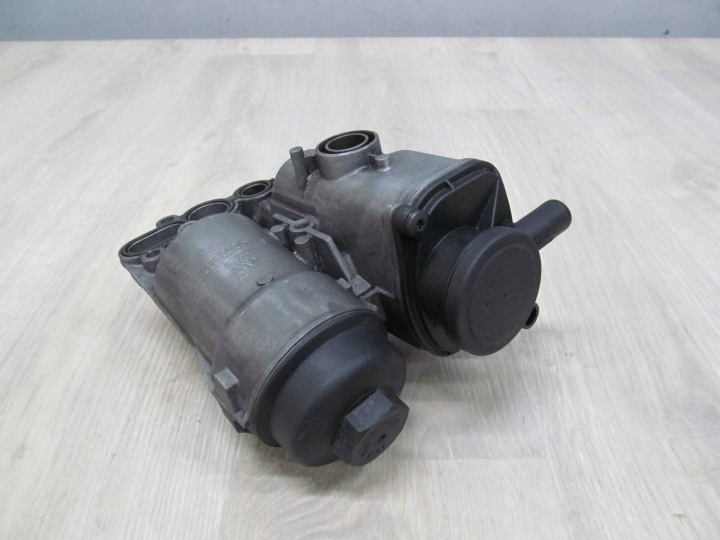 VOLVO S60 V70 S80 XC 2.4 D5 SUPPORT CHÂSSIS FILTRE HUILES 08642839