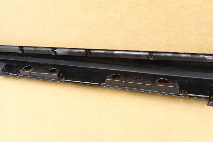 TOYOTA YARIS 4 IV 20- MOULURE PROTECTION SEUIL SEUIL DROIT 75850K0080 RH OE