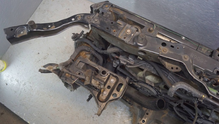 PANNEAU AVANT RADIATEURS TOYOTA AVENSIS T27 2.0 D (D599)