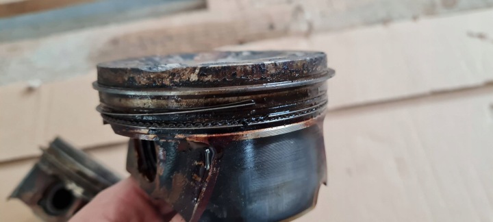 Q3 83A PISTON AVEC BIELLE 2.0 TFSI DHH 06K107065CC 06H198401D VW AUDI