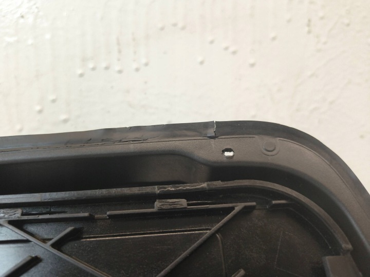 AUDI Q2 CLAPET GOULOTTE DE REMPLISSAGE CARBURANTS 81A809906